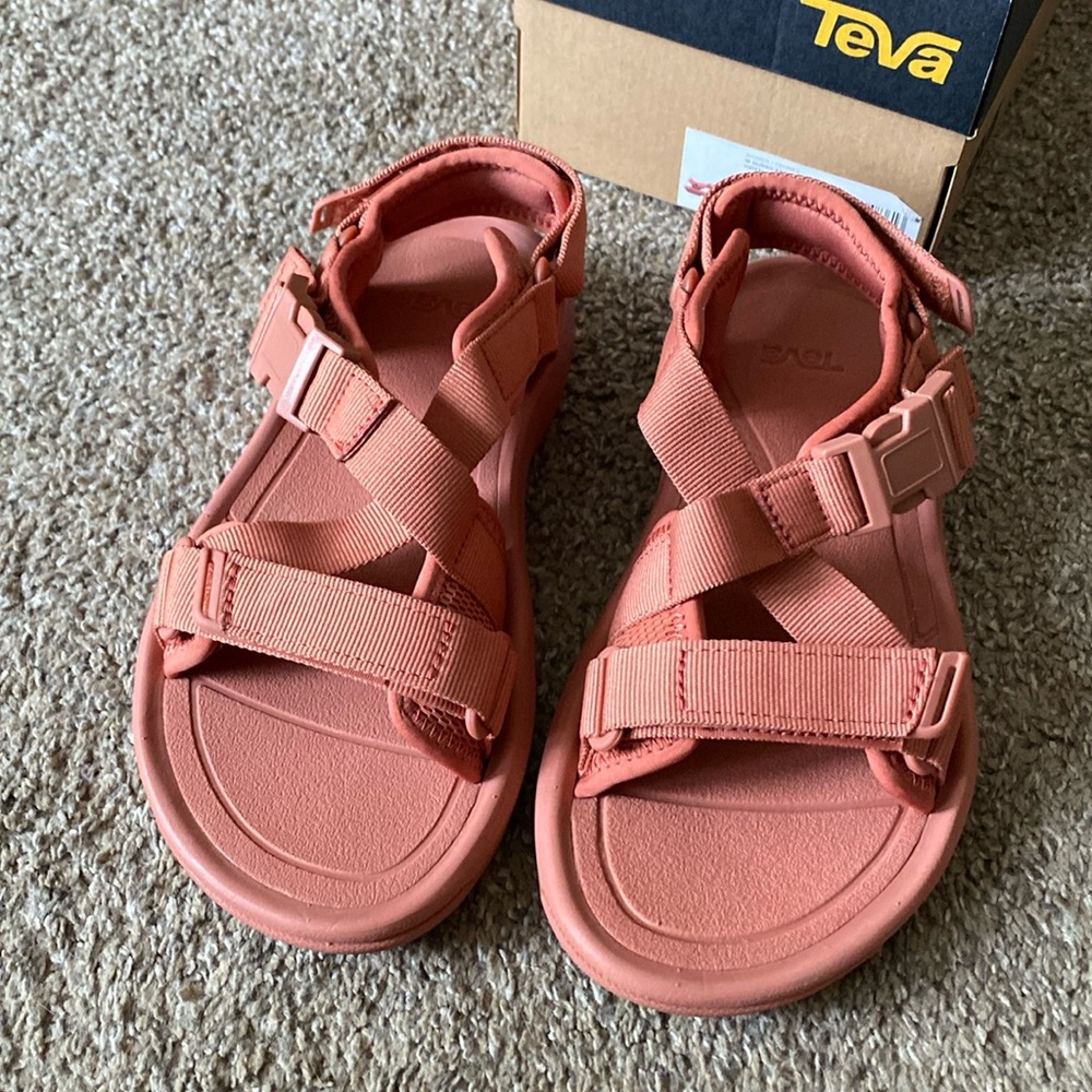 Teva Hurricane Verge Sandals size 7